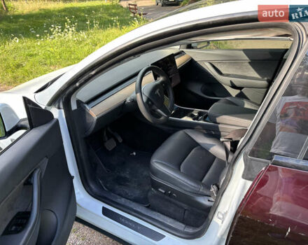 Белый Тесла Model Y, объемом двигателя 0 л и пробегом 101 тыс. км за 17500 $, фото 4 на Automoto.ua