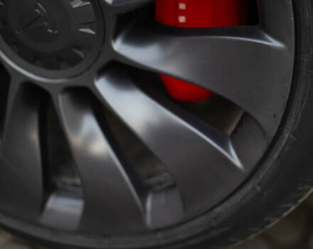 Белый Тесла Model Y, объемом двигателя 0 л и пробегом 55 тыс. км за 33000 $, фото 31 на Automoto.ua