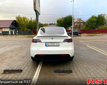 Тесла Model Y 2021 в Ирпене на Automoto.ua Белый Тесла Model Y, объемом двигателя 0 л и пробегом 80 тыс. км за 26700 $, фото 5 на Automoto.ua
