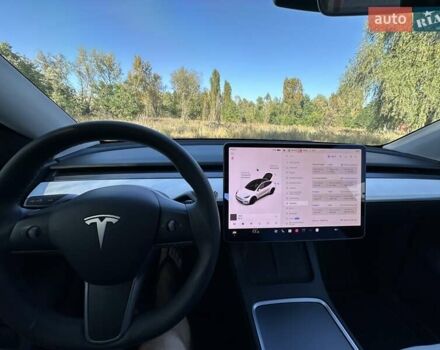 Тесла Model Y 2021 в Киеве на Automoto.ua Белый Тесла Model Y, объемом двигателя 0 л и пробегом 73 тыс. км за 29400 $, фото 31 на Automoto.ua