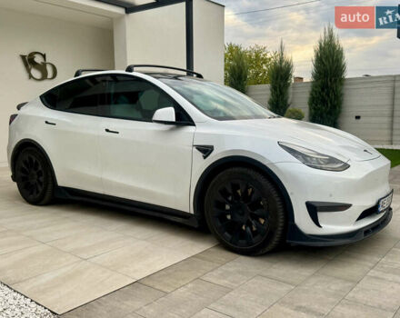 Белый Тесла Model Y, объемом двигателя 0 л и пробегом 180 тыс. км за 23000 $, фото 5 на Automoto.ua