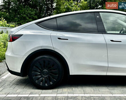 Белый Тесла Model Y, объемом двигателя 0 л и пробегом 62 тыс. км за 22200 $, фото 11 на Automoto.ua