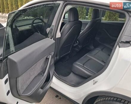 Белый Тесла Model Y, объемом двигателя 0 л и пробегом 39 тыс. км за 26000 $, фото 9 на Automoto.ua