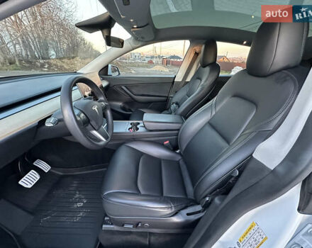 Білий Тесла Model Y, об'ємом двигуна 0 л та пробігом 105 тис. км за 24900 $, фото 12 на Automoto.ua