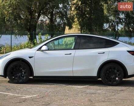 Білий Тесла Model Y, об'ємом двигуна 0 л та пробігом 9 тис. км за 53900 $, фото 4 на Automoto.ua