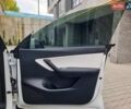Белый Тесла Model Y, объемом двигателя 0 л и пробегом 98 тыс. км за 26499 $, фото 42 на Automoto.ua