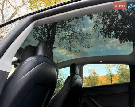 Тесла Model Y 2021 в Николаеве на Automoto.ua Белый Тесла Model Y, объемом двигателя 0 л и пробегом 80 тыс. км за 24999 $, фото 36 на Automoto.ua