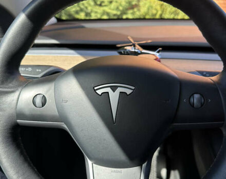 Тесла Model Y 2021 в Киеве на Automoto.ua Белый Тесла Model Y, объемом двигателя 0 л и пробегом 117 тыс. км за 35000 $, фото 21 на Automoto.ua