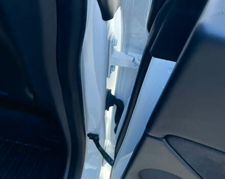 Белый Тесла Model Y, объемом двигателя 0 л и пробегом 97 тыс. км за 34500 $, фото 39 на Automoto.ua