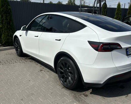 Белый Тесла Model Y, объемом двигателя 0 л и пробегом 65 тыс. км за 22800 $, фото 1 на Automoto.ua