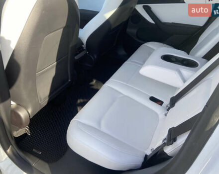 Белый Тесла Model Y, объемом двигателя 0 л и пробегом 20 тыс. км за 38000 $, фото 9 на Automoto.ua