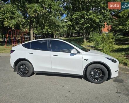 Білий Тесла Model Y, об'ємом двигуна 0 л та пробігом 109 тис. км за 22000 $, фото 68 на Automoto.ua