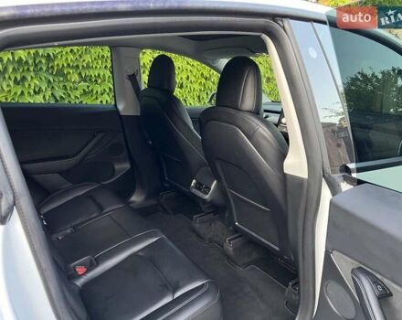 Белый Тесла Model Y, объемом двигателя 0 л и пробегом 69 тыс. км за 25500 $, фото 15 на Automoto.ua