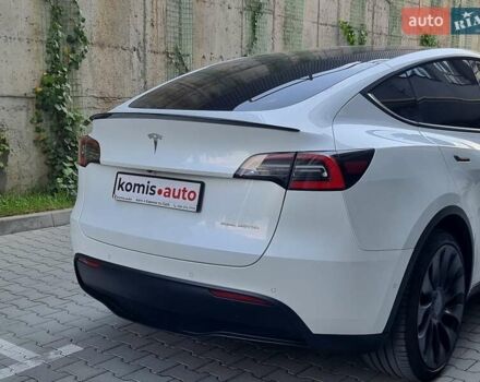 Белый Тесла Model Y, объемом двигателя 0 л и пробегом 98 тыс. км за 26499 $, фото 61 на Automoto.ua