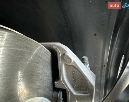 Тесла Model Y 2021 в Киеве на Automoto.ua Белый Тесла Model Y, объемом двигателя 0 л и пробегом 73 тыс. км за 29400 $, фото 38 на Automoto.ua