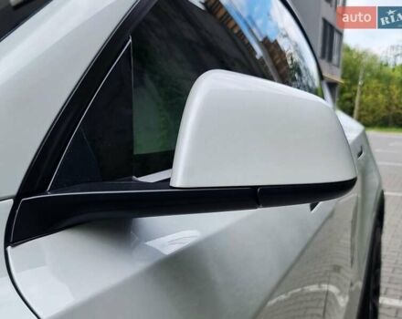 Белый Тесла Model Y, объемом двигателя 0 л и пробегом 98 тыс. км за 26499 $, фото 14 на Automoto.ua