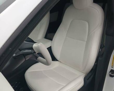 Белый Тесла Model Y, объемом двигателя 0 л и пробегом 195 тыс. км за 26000 $, фото 16 на Automoto.ua