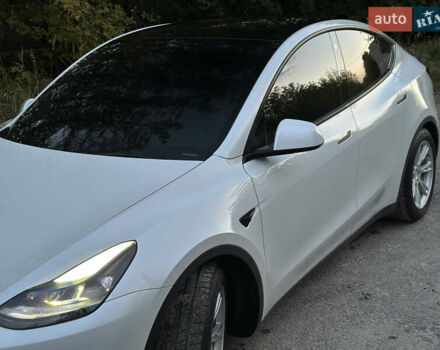 Белый Тесла Model Y, объемом двигателя 0 л и пробегом 57 тыс. км за 30000 $, фото 4 на Automoto.ua