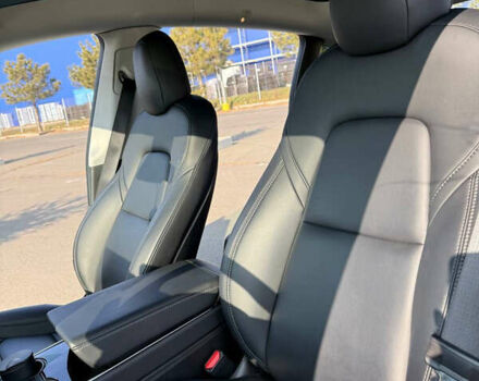 Белый Тесла Model Y, объемом двигателя 0 л и пробегом 65 тыс. км за 27500 $, фото 22 на Automoto.ua