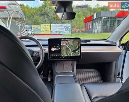 Білий Тесла Model Y, об'ємом двигуна 0 л та пробігом 75 тис. км за 30000 $, фото 25 на Automoto.ua
