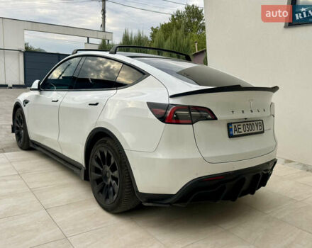 Белый Тесла Model Y, объемом двигателя 0 л и пробегом 180 тыс. км за 23000 $, фото 3 на Automoto.ua