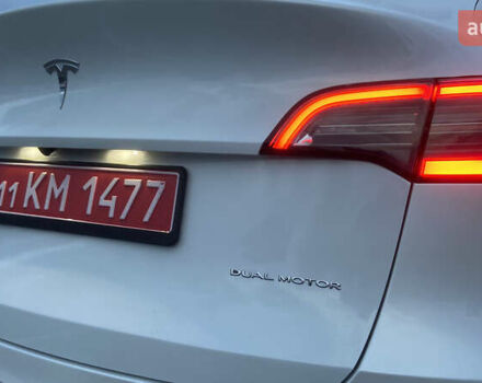 Белый Тесла Model Y, объемом двигателя 0 л и пробегом 81 тыс. км за 25000 $, фото 4 на Automoto.ua