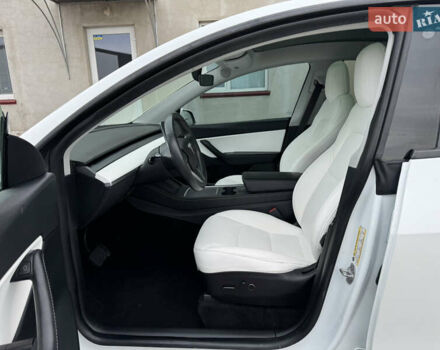 Белый Тесла Model Y, объемом двигателя 0 л и пробегом 144 тыс. км за 21000 $, фото 17 на Automoto.ua