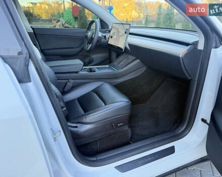 Тесла Model Y 2021 в Хмельницком на Automoto.ua Белый Тесла Model Y, объемом двигателя 0 л и пробегом 83 тыс. км за 25499 $, фото 60 на Automoto.ua