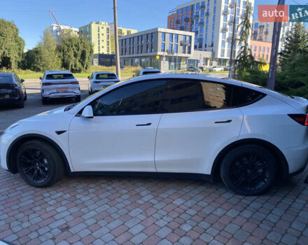 Белый Тесла Model Y, объемом двигателя 0 л и пробегом 39 тыс. км за 27300 $, фото 3 на Automoto.ua