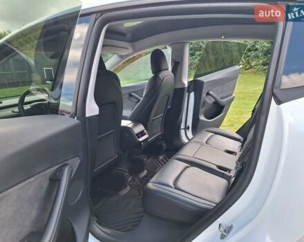 Білий Тесла Model Y, об'ємом двигуна 0 л та пробігом 75 тис. км за 30000 $, фото 13 на Automoto.ua