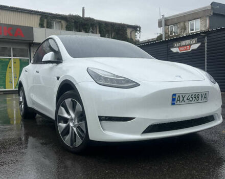 Белый Тесла Model Y, объемом двигателя 0 л и пробегом 28 тыс. км за 26500 $, фото 1 на Automoto.ua