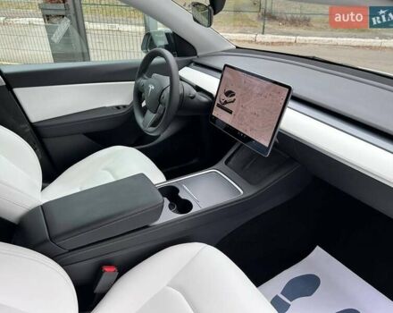 Белый Тесла Model Y, объемом двигателя 0 л и пробегом 47 тыс. км за 23499 $, фото 9 на Automoto.ua