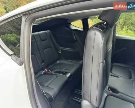 Тесла Model Y 2021 в Львове на Automoto.ua Белый Тесла Model Y, объемом двигателя 0 л и пробегом 102 тыс. км за 24500 $, фото 18 на Automoto.ua