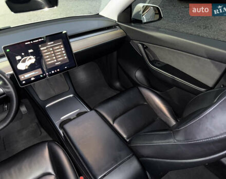 Белый Тесла Model Y, объемом двигателя 0 л и пробегом 128 тыс. км за 22600 $, фото 56 на Automoto.ua