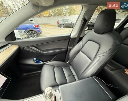 Белый Тесла Model Y, объемом двигателя 0 л и пробегом 68 тыс. км за 24900 $, фото 17 на Automoto.ua