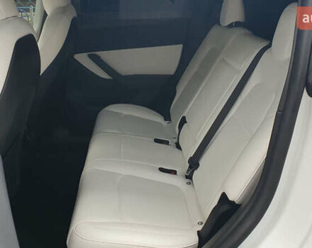 Білий Тесла Model Y, об'ємом двигуна 0 л та пробігом 74 тис. км за 25900 $, фото 13 на Automoto.ua