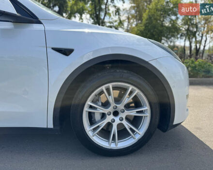 Тесла Model Y 2021 у Краматорске на Automoto.ua Білий Тесла Model Y, об'ємом двигуна 0 л та пробігом 119 тис. км за 19499 $, фото 21 на Automoto.ua