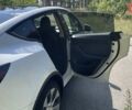 Белый Тесла Model Y, объемом двигателя 0 л и пробегом 65 тыс. км за 29999 $, фото 13 на Automoto.ua