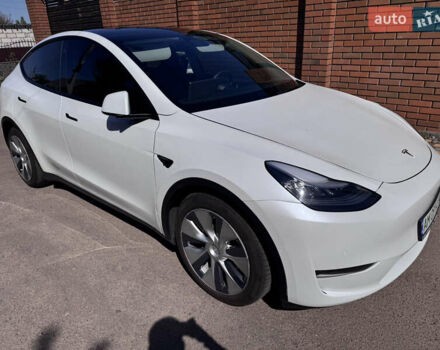 Белый Тесла Model Y, объемом двигателя 0 л и пробегом 65 тыс. км за 25000 $, фото 3 на Automoto.ua