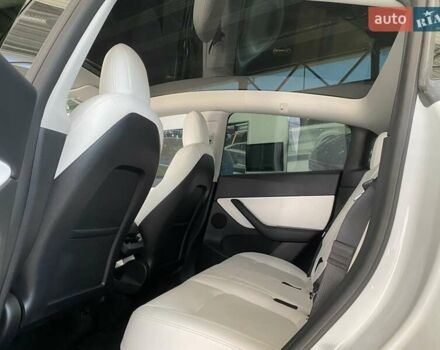 Белый Тесла Model Y, объемом двигателя 0 л и пробегом 58 тыс. км за 26300 $, фото 38 на Automoto.ua