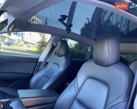 Белый Тесла Model Y, объемом двигателя 0 л и пробегом 39 тыс. км за 27300 $, фото 17 на Automoto.ua