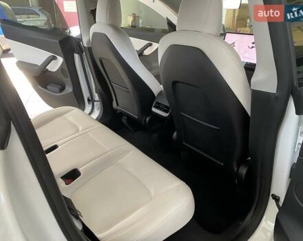 Белый Тесла Model Y, объемом двигателя 0 л и пробегом 58 тыс. км за 26300 $, фото 42 на Automoto.ua