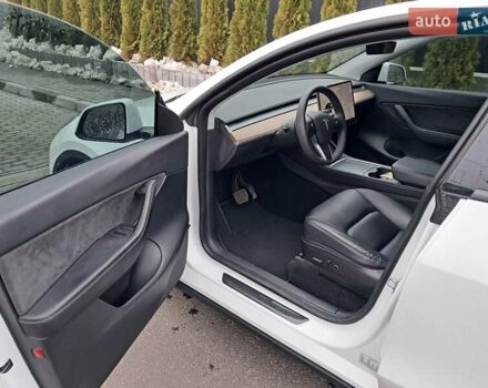 Белый Тесла Model Y, объемом двигателя 0 л и пробегом 39 тыс. км за 26000 $, фото 8 на Automoto.ua