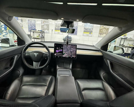 Білий Тесла Model Y, об'ємом двигуна 0 л та пробігом 75 тис. км за 21000 $, фото 11 на Automoto.ua
