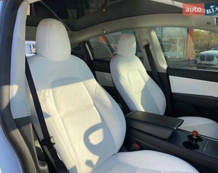 Білий Тесла Model Y, об'ємом двигуна 0 л та пробігом 54 тис. км за 21900 $, фото 22 на Automoto.ua