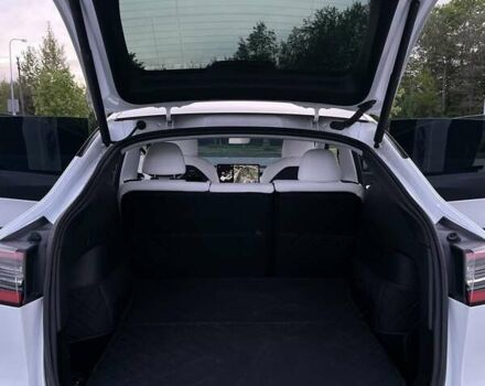 Белый Тесла Model Y, объемом двигателя 0 л и пробегом 39 тыс. км за 25999 $, фото 22 на Automoto.ua