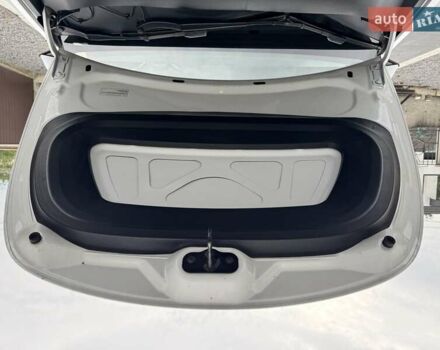 Тесла Model Y 2021 в Львове на Automoto.ua Белый Тесла Model Y, объемом двигателя 0 л и пробегом 102 тыс. км за 24500 $, фото 21 на Automoto.ua