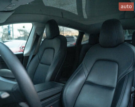 Белый Тесла Model Y, объемом двигателя 0 л и пробегом 69 тыс. км за 27500 $, фото 28 на Automoto.ua