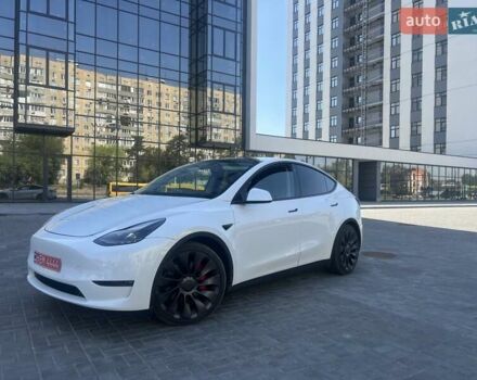 Белый Тесла Model Y, объемом двигателя 0 л и пробегом 40 тыс. км за 29000 $, фото 1 на Automoto.ua
