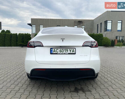 Белый Тесла Model Y, объемом двигателя 0 л и пробегом 122 тыс. км за 23000 $, фото 4 на Automoto.ua